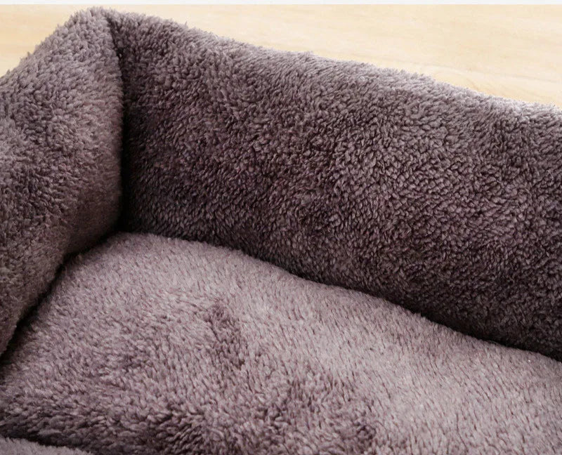 Lit Apaisant Noir en Peluche – Couchage Moelleux, Ultra-Résistant et Antidérapant