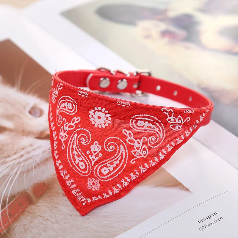 Collier à Foulard pour Animaux – Cuir PU Souple et Ajustable – Look Tendance